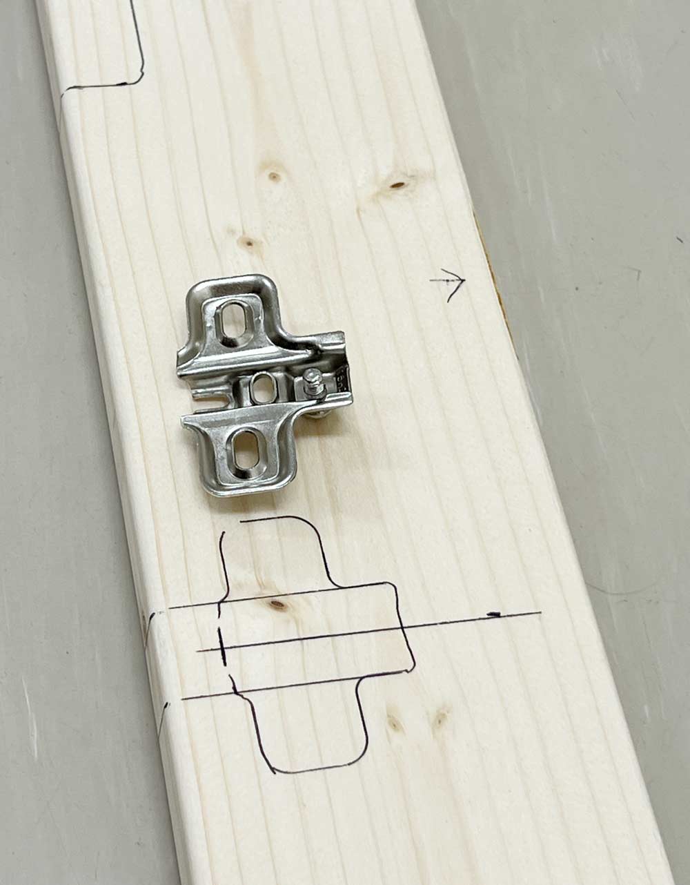 奥側の部屋の窓